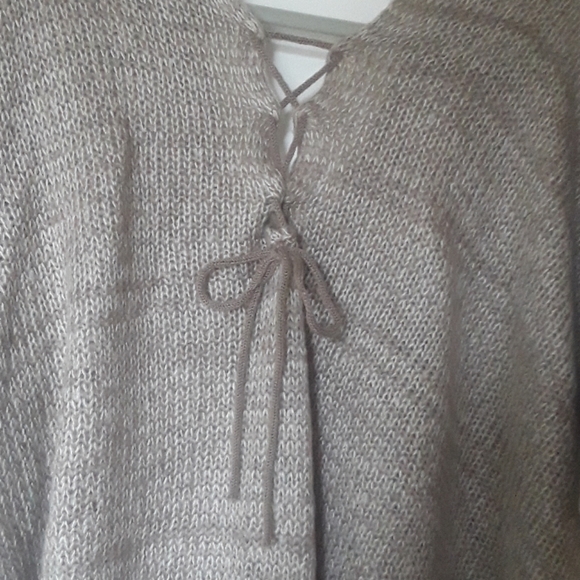 Sweater - Picture 3 of 3